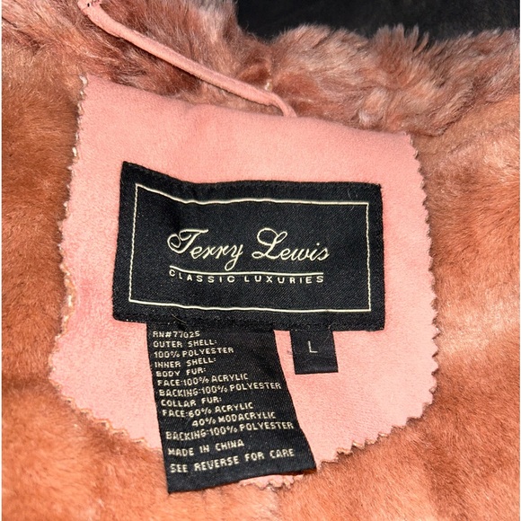 Terry Lewis Faux Fur Trimmed Leather Hooded Jacket Pink
Mauve - Picture 2 of 7